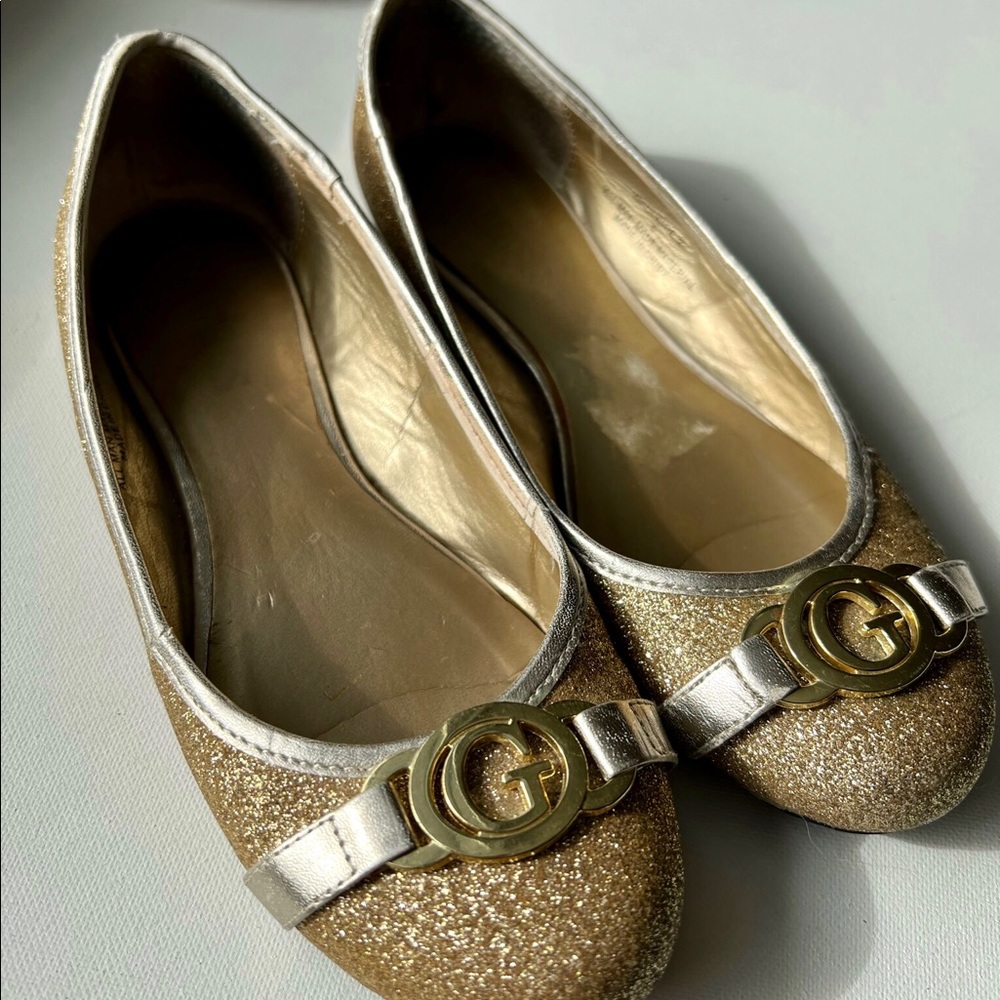 Sz 5 Guess Girlfriend Claira Gold Sparkle Flat W Logo